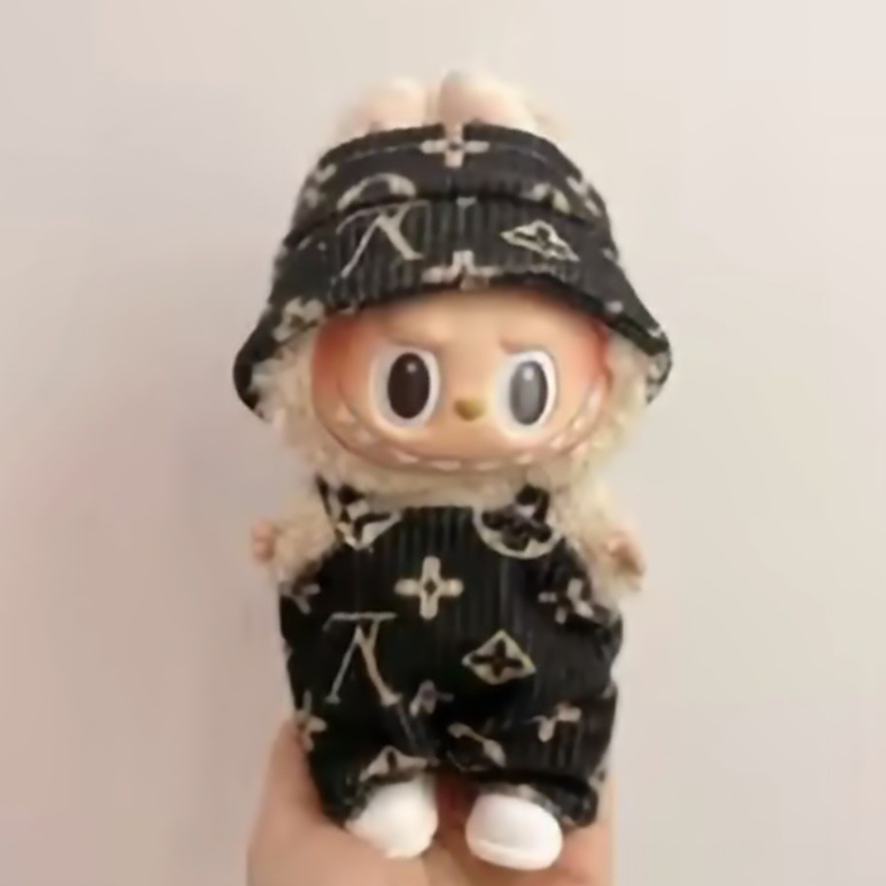 🖤🖤NEW🖤🖤 ADORABLE!! LABUBU 2PC Set Clover Overalls And Hat ONLY